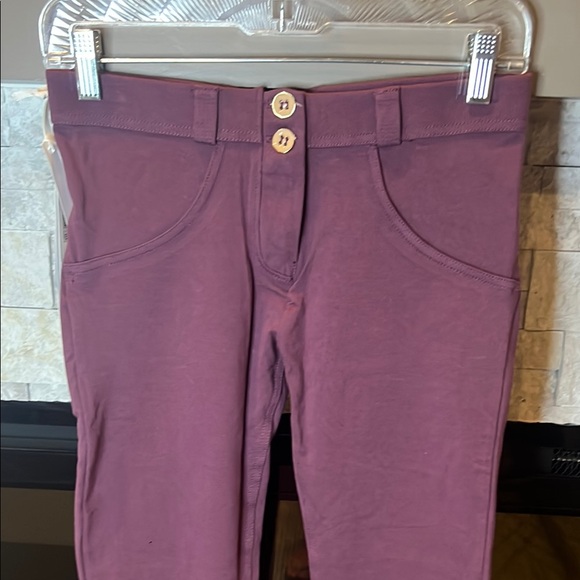 Freddy WR UP 7/8 Burgundy cropped pants size Small / 4 - Picture 8 of 14